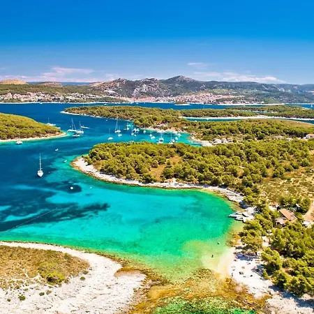 Bay Hvar