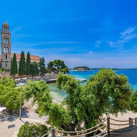 호텔 Bay Hvar 흐바르