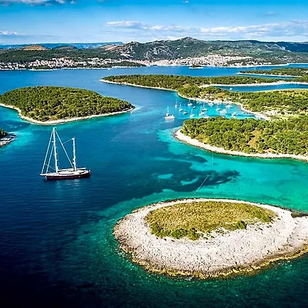 Bay Hvar 흐바르